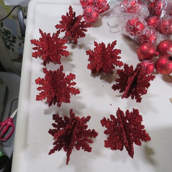 Red and Gold Christmas Ornament collection - Picture 9 of 14